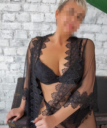 У меня богатый опыт и индивидуальный подход к каждому клиенту. 💋
Мои услуги включают классический секс, оральный секс, анальный секс, эротический массаж и многое другое. Я готова исполнить твои самые сокровенные фантазии и принести истинное наслаждение. 💦
Уверена, что ты останешься доволен нашим встречей — мои клиенты оставляют самые лестные отзывы о нашем времени вместе. 😘
Расскажу о себе подробнее: я красивая и сексуальная, с изящными формами и нежной кожей. На моих фото ты сможешь убедиться в этом. 📷
Живу в Москве и готова встретиться с тобой в любую удобную для нас обоих точку города. 🌃
Не откладывай на потом свое настоящее удовольствие. Свяжись со мной прямо сейчас, и мы создадим для тебя незабываемые воспоминания. 💫 Рита